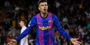 بشكل مفاجئ.. بيكيه يعلن اعتزال كرة القدم