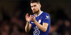 بعد الاجتماع مع وكيل "جورجينيو" إدارة برشلونة تفكر في ضم محوري ارتكاز