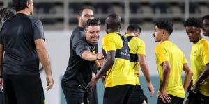 التشكيل المتوقع لاتحاد جدة أمام الهلال.. جاياردو يستقر على بديل بنزيما