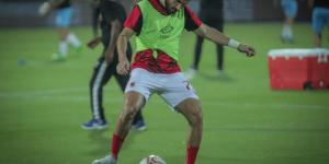 بعد 3 دقائق.. علي معلول يغادر مباراة الأهلي والترجي مصابًا