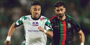 في مباراة شهدت جدلا تحكيميا كبيرا.. التعادل يحسم مباراة "الكلاسيكو" بين الرجاء والجيش (0-0)