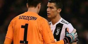 من الأشهر على هاتفك؟.. حارس برشلونة يرد: كريستيانو رونالدو