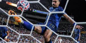 تحديد مدة غياب علي لاجامي عن الهلال بعد إصابته أمام الغرافة