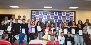 الزهور يكرم أبطال السباحة الطويلة بعد حصولهم على المركز الثاني للدرع العام