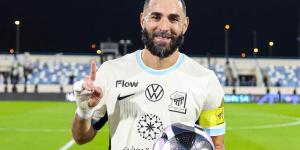 بنزيما يكشف حقيقة خلافاته مع رونالدو