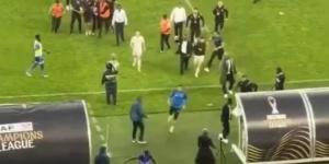 فوضى واشتباكات بعد مباراة مولودية الجزائر والهلال السوداني وعقوبات ثقيلة تنتظر الطرفين من قبل "الكاف"