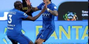 الهلال يقلب الطاولة على الفتح بثنائية مثيرة