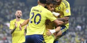 النصر يعبر عقبة الخليج برباعية ويُعزّز صدارته للدوري