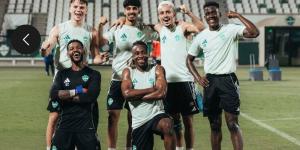 الأهلي السعودي يبدأ استعداداته لمباراة الرجاء الودية بعد استفادة لاعبيه من إجازة امتدت لـ7 أيام