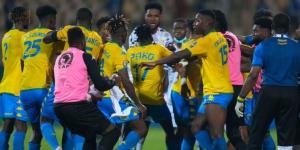 التشكيل الرسمي لمباراة الكاميرون والجابون في أمم إفريقيا.. مبيومو ضد بوكوم