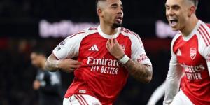 أرسنال يمطر شباك أستون فيلا برباعية ليتربع على صدارة الدوري الإنجليزي