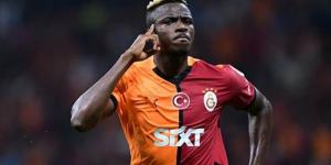 جالطة سراي يعرض 50 مليون يورو على نابولي للتعاقد مع أوسيمين