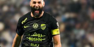 حضور خاص.. بنزيما يساند ريال مدريد من المدرجات في نهائي السوبر الإسباني