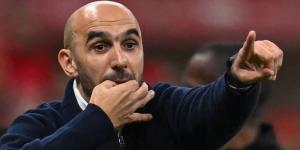 الركراكي: "ما كانتسنَّاش الناس يقُولو عليَّا مدرب مْزيان وتا واحد ما عْطانِي شي حاجة من غير الله"