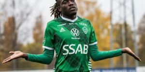 كامويش مهاجم الأهلي الجديد يخضع لجلسة تصوير تمهيدًا للإعلان الرسمي "خاص"