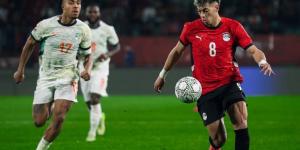 والد إمام عاشور: اللاعب مريض ولا يدّعي.. وهذه حقيقة مشادته مع محمد هاني (خاص)