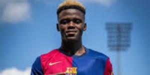 منافس حمزة عبد الكريم.. إصابة عزيز عيسى في مباراة برشلونة أتلتيك وتيراسا