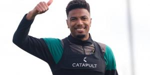 أيوب العملود يخوض أول حصة تدريبية مع الرجاء الرياضي