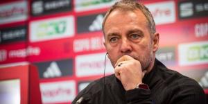 فليك يصف التحكيم بـ"الكارثي" ويتوعد: "المباراة لم تنته بعد.. لدينا شوطان لنحرز هدفين في كل منهما"