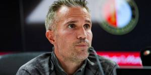 مدرب فينورد: "نسمح للاعبين الذين يصومون خلال شهر رمضان بالحضور إلى التداريب متأخرين"