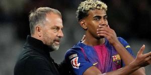 فليك عن خطة الفريق للاعبين الصائمين: "حسب علمي يامال هو الوحيد الذي يصوم"