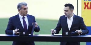 لابورتا ردا على تشافي: "إنه يشعر بالألم لأن فليك يفوز بنفس اللاعبين الذين كان يملكهم ويخسر بهم"