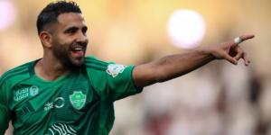 محرز يتصدر تشكيلة الجولة 25 في روشن