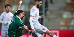 الرجاء يضع العصبة الاحترافية في مأزق بعد تشبثه بإجراء المباريات المؤجلة قبل الإياب