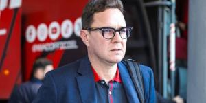 بعد الإقصاء وفي قرار متأخر.. الوداد يقرر إقالة بنهاشم