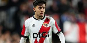 أخوماش عن الهتافات ضد المسلمين: "لا أفهم لماذا يحدث ذلك ولا تؤثر علي إطلاقا"