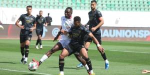 البطولة الاحترافية/ التعادل يحسم مباراة حسنية أكادير وضيفه اتحاد طنجة (1-1)