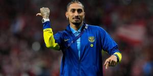 رافينيا عن مراهقته: "بعد التداريب كنت أقف في الشارع وأطلب من الناس أن يشتروا لي شيئًا آكله وأصدقائي كانوا أفضل مني في كرة القدم"