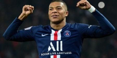 أسطورة فرنسا ينتقد باريس سان جيرمان بسبب رحيل مبابي