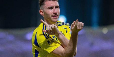 النصر يستهدف بديل لابورت من باريس سان جيرمان