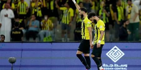 الاتحاد يقترب من حسم لقب الدوري السعودي بثلاثية نظيفة أمام الفيحاء