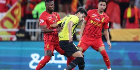 القادسية يستدرج الوحدة في الدوري السعودي