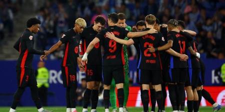 ثلاثي برشلونة الذهبي.. موسم استثنائي ليامال وبيدري ورافينيا تحت قيادة فليك