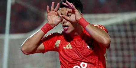 إمام عاشور يتعرض لأزمة صحية قبل مباراة الأهلي وفاركو بالدوري (صورة)