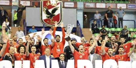 الأهلي يعلن رسمياً رحيل ثنائي فريق إلى باريس سان جيرمان وفيزبريم المجري