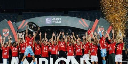 احتفال إمام ودموع أكرم توفيق ضمن أبرز مشاهد تتويج الأهلي بالدوري "فيديو"