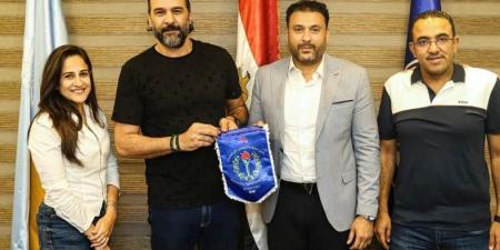 سموحة يعلن استمرار حسين زكي مديرًا فنيًا لفريق اليد للموسم المقبل