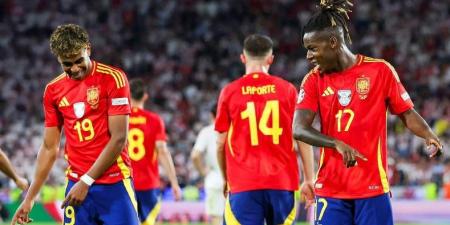 وكيل نيكو ويليامز يبلغ برشلونة بموافقة اللاعب على الانضمام لهم