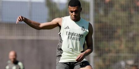 مبابي يغادر المستشفى ويعود إلى معسكر ريال مدريد التدريبي