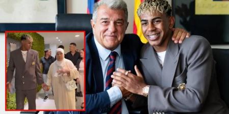 يامال بعد منحه الرقم 10: "تأجل الحدث لأن جدتي كانت في المغرب.. لا يمكننا فعل ذلك من دونها"