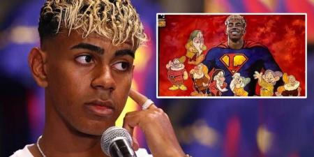 تخريب جدارية يامال في برشلونة بعد استخدام أشخاص من قصار القامة في عيد ميلاد الـ18!
