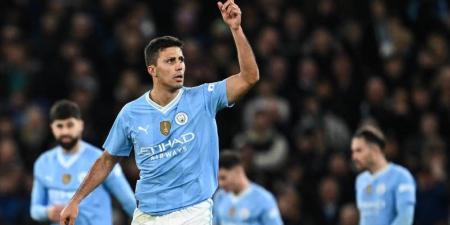 جوارديولا يوجه ضربة لجماهير مانشستر سيتي: رودري لن يعود قبل التوقف الدولي