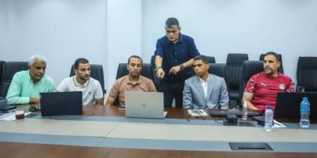 أوسكار رويز يراجع قرارات التحكيم بالجولة الأولى من الدوري مع 4 حكام