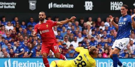 محمد صلاح ملك الأهداف الافتتاحية في إنجلترا متفوقًا على الأساطير.. هل يواصل التألق؟