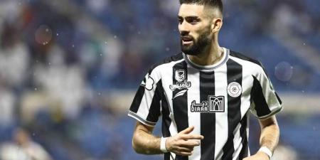 كاراسكو يرفض عرض بشكتاش ويتمسك بالبقاء مع الشباب
