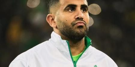 محرز يوجّه إنذارًا للمزدوجي الجنسية: "اختر أو..."